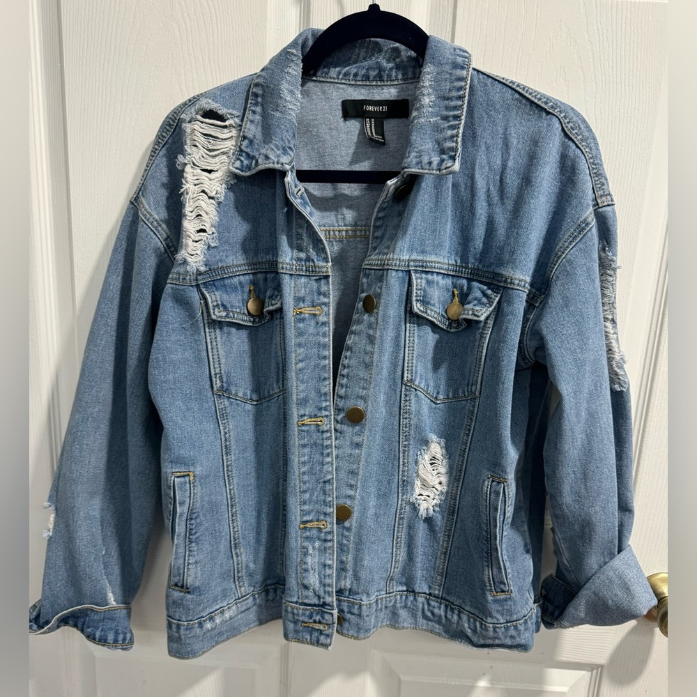 Forever 21 Distressed Boyfriend Denim Jacket. Size M. Dropped long sleeves. - Picture 3 of 4